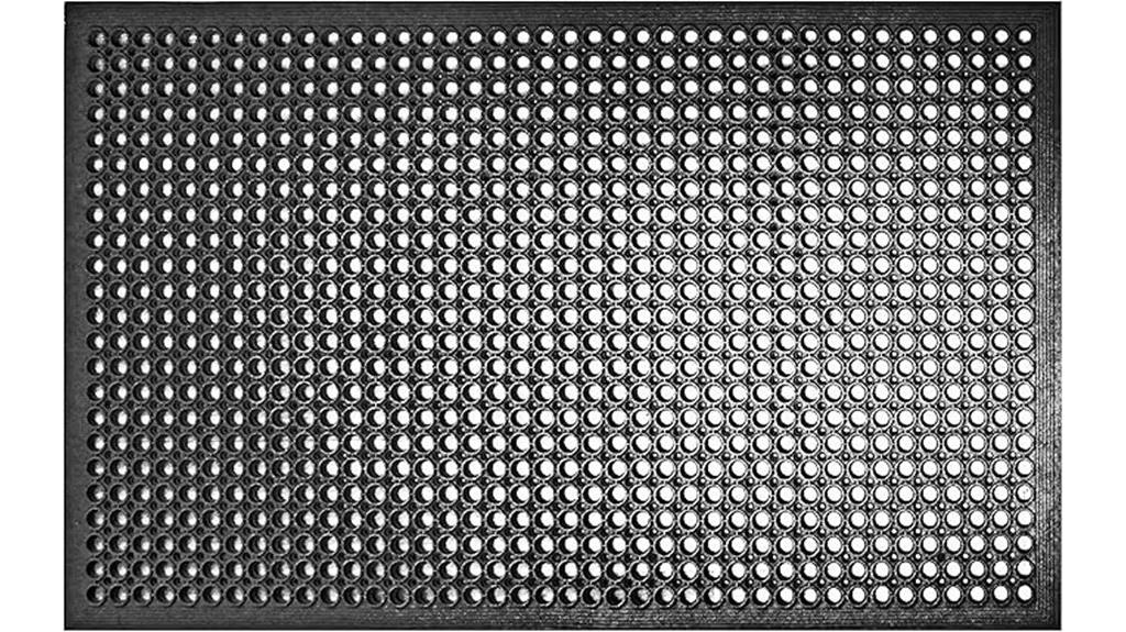 black rubber floor mat